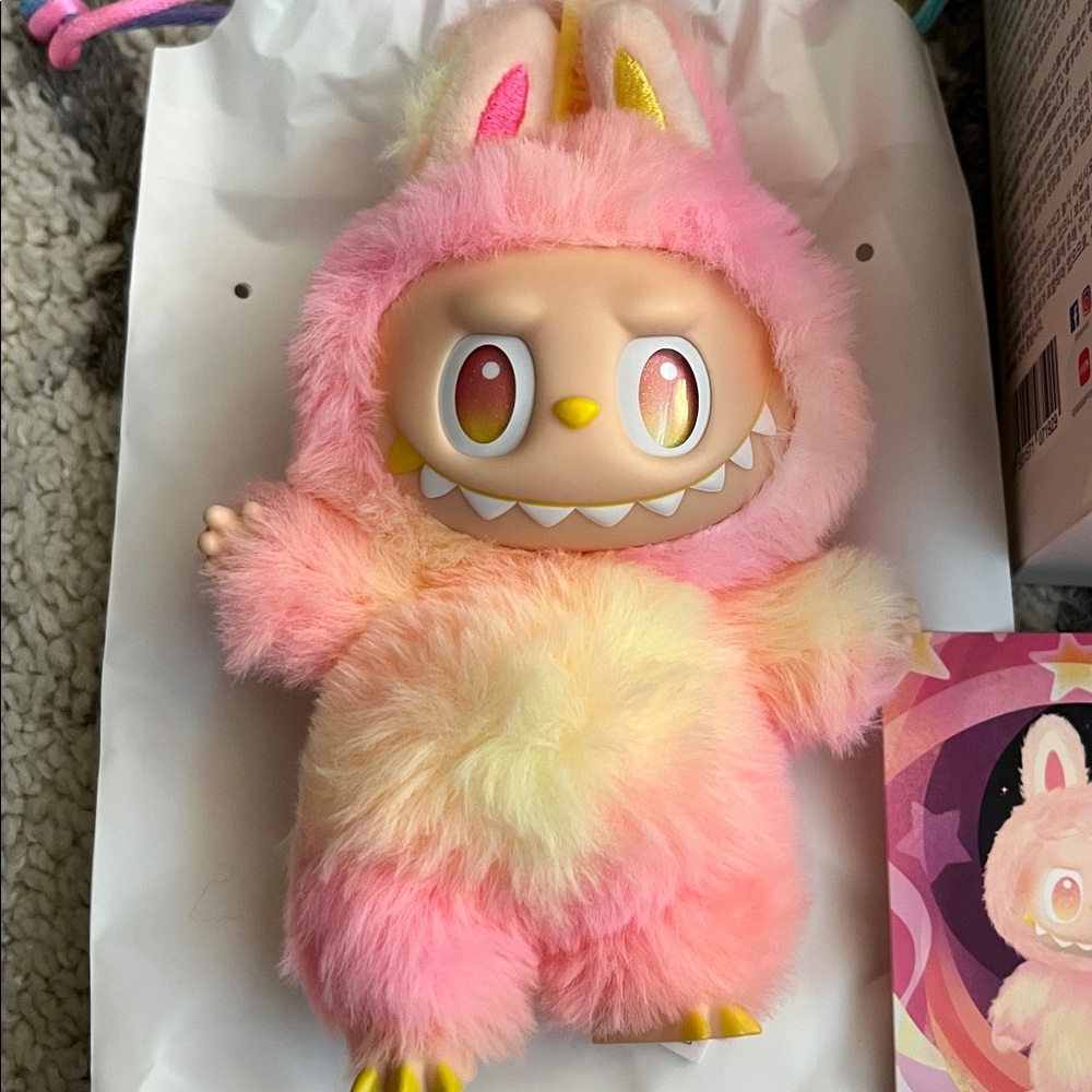 POP MART Big Into Energy Labubu, LOYALTY New, open box! - Picture 2 of 7